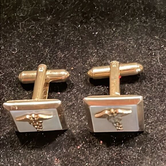 Vintage-1950s-1” square gold/silver tone Caduceus medical bullet back cuff links - Picture 4 of 14